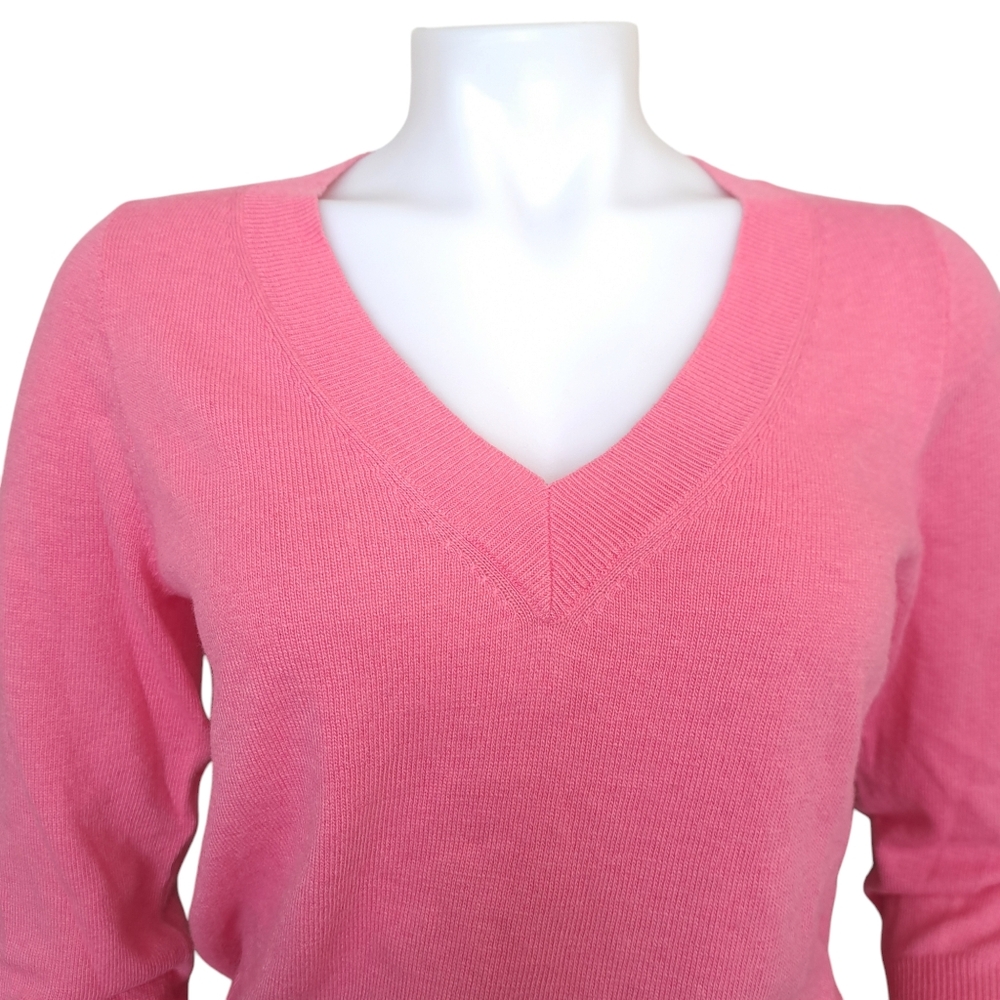J.Crew Factory Women's‎ V-neck Pink Sweater Size Medium Merino Wool Viscose - Picture 4 of 16